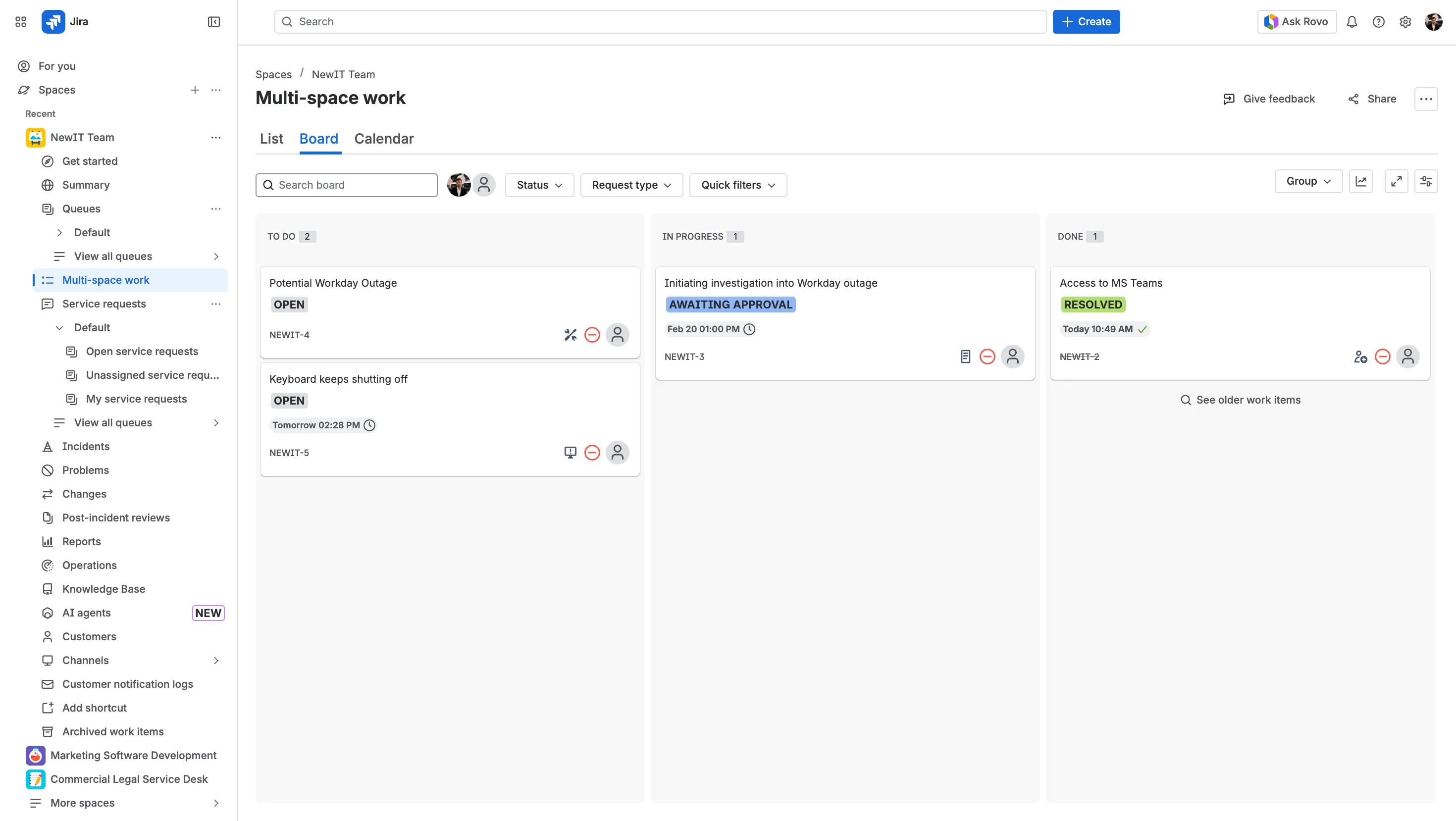Kanban-board i Jira Service Management med support-tickets organiseret efter status
